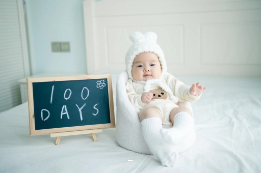 信阳四个月宝宝咬下嘴唇